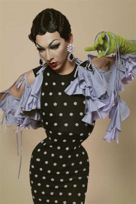 violet chachki waist|Just reminding y’all that violet Chachki is fucking fierce.